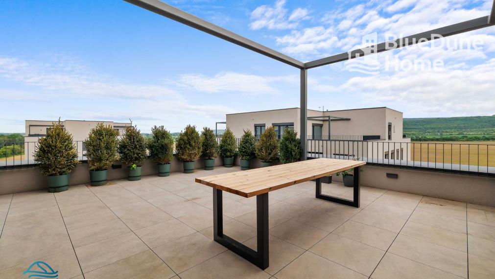 Predaj - priestranný 4-izbový byt s rozľahlou terasou BA IV