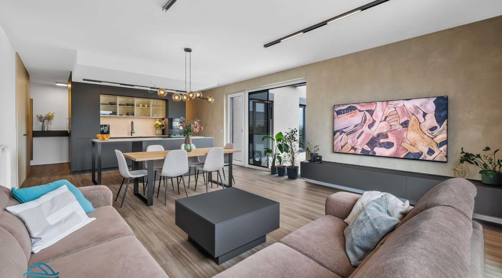 Predaj - priestranný 4-izbový byt s rozľahlou terasou BA IV