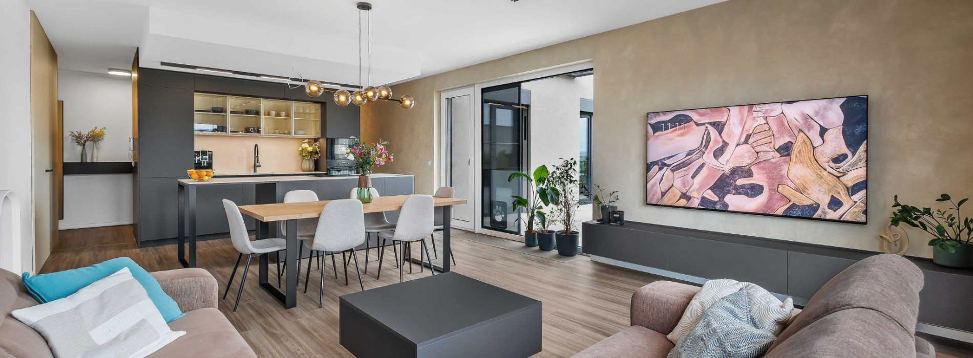 Predaj - priestranný 4-izbový byt s rozľahlou terasou BA IV